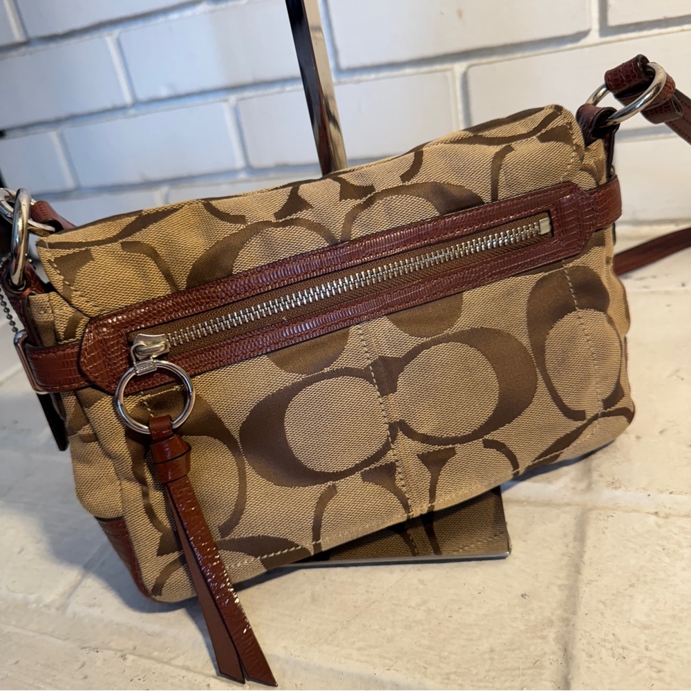 Coach Chelsea Signature Flap #F17798 - Picture 5 of 13